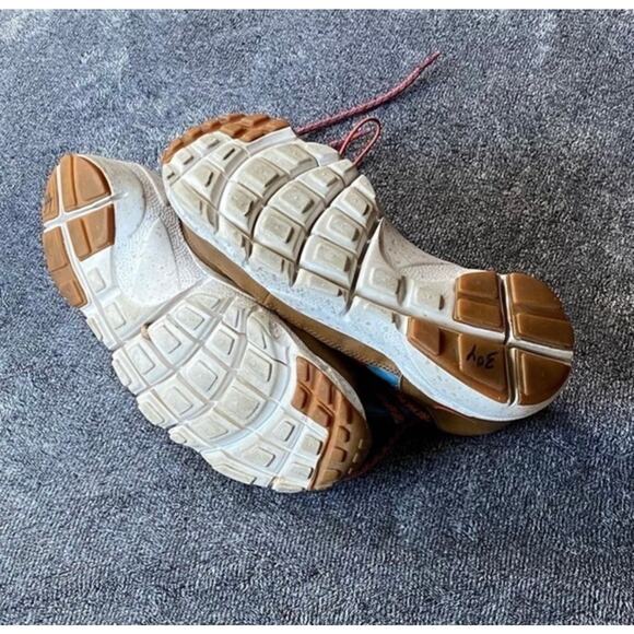 Nike Transforms‎ The Footscape Into The Route Sneakerboot SP ( 8.5 )